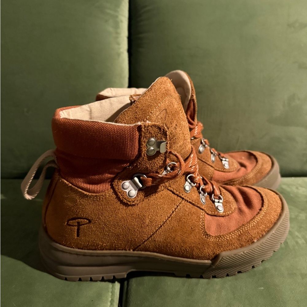 Women's Tan Hiking Boots
